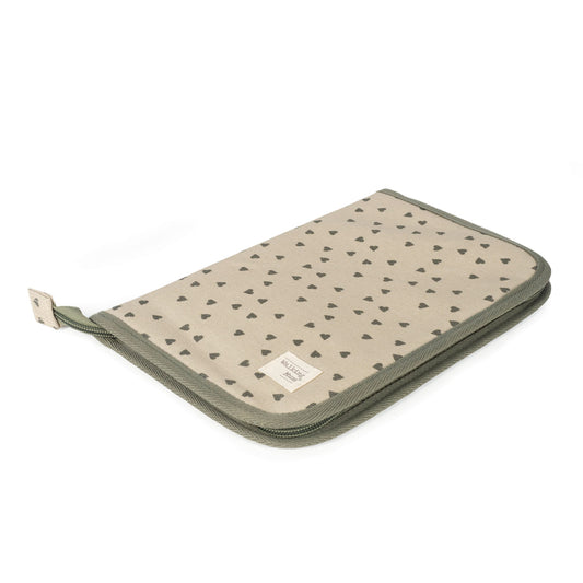 Libro nacimiento corazones Poppy Musgo - Walking Mum