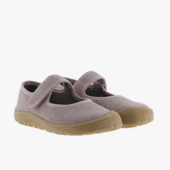 Mercedita Bosco Barefoot nude Victoria