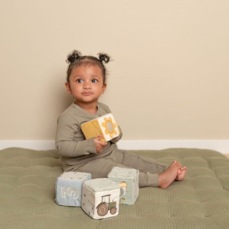 Cubos blanditos apilables Pequeña Granja - Little Dutch