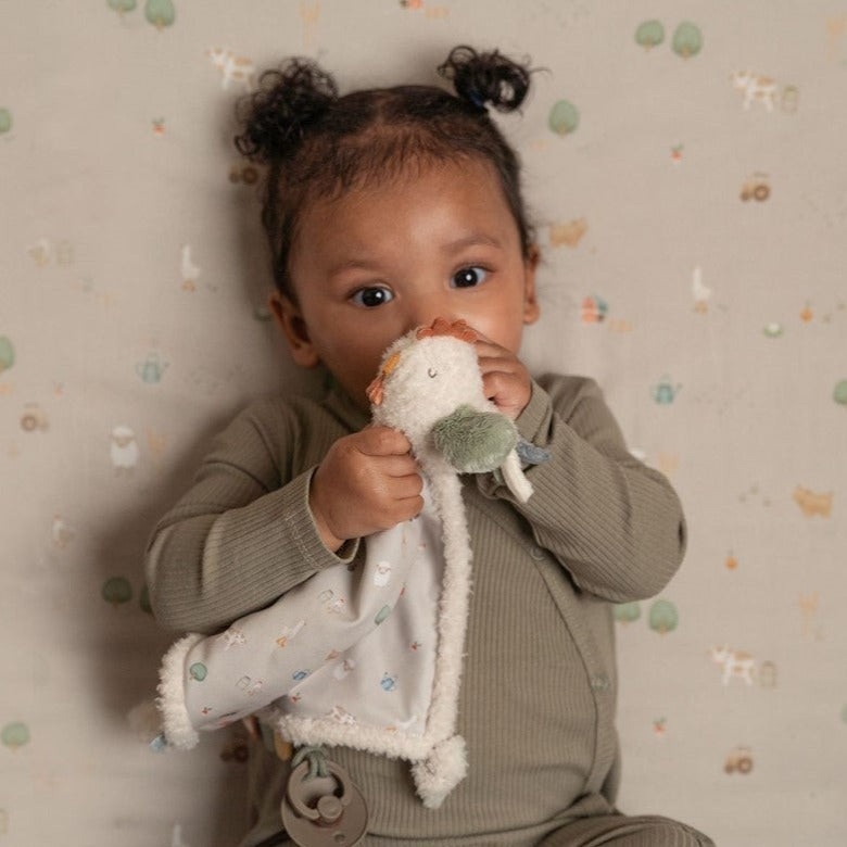 Doudou gallina Pequeña Granja Little Dutch