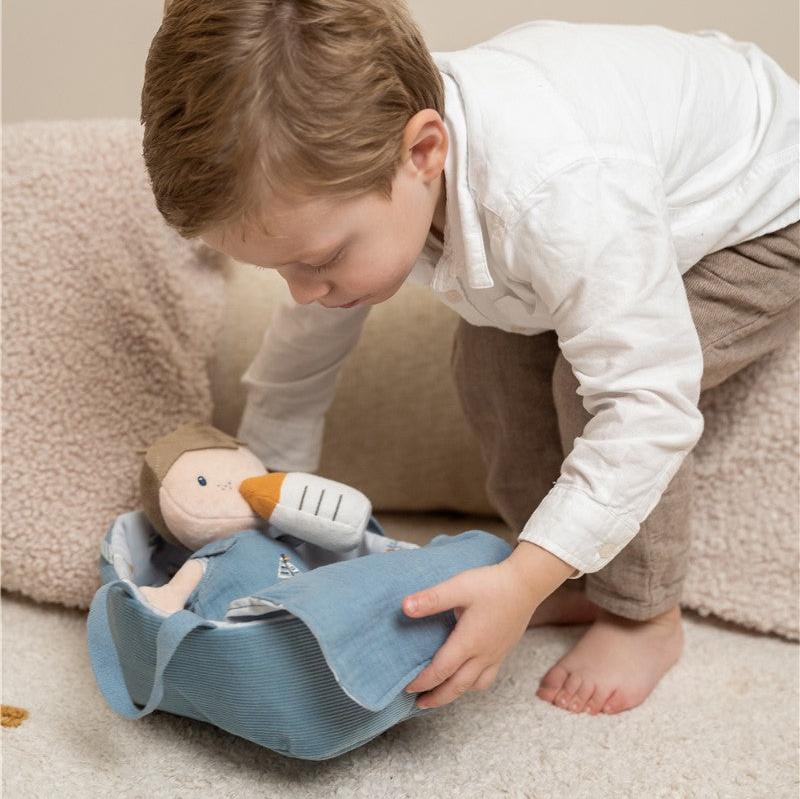 Bebé Jim con capazo - Little Dutch