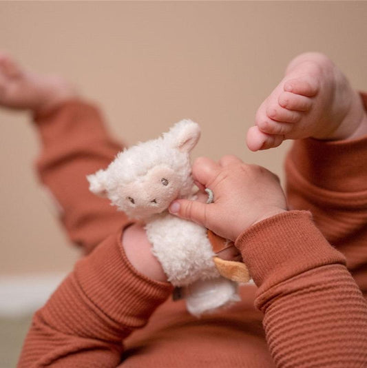 Sonajero muñeca Pequeña Granja - Little Dutch