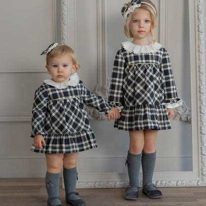 Vestido infantil gris y cuello blanco Addison - Miranda