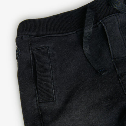 Pantalón denim black básico niño