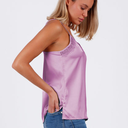 Camiseta malva tirante puntilla escote - Admas