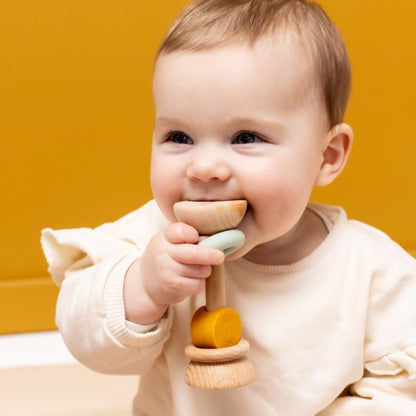 Sonajero de silicona de madera Mr. Lion - Trixie