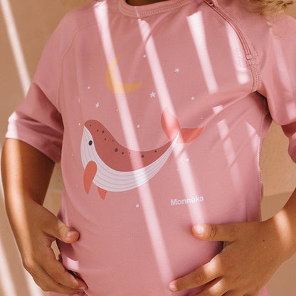 Camiseta Protección Solar Whale Pink - Monnëka