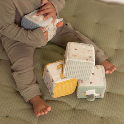 Cubos blanditos apilables Pequeña Granja - Little Dutch