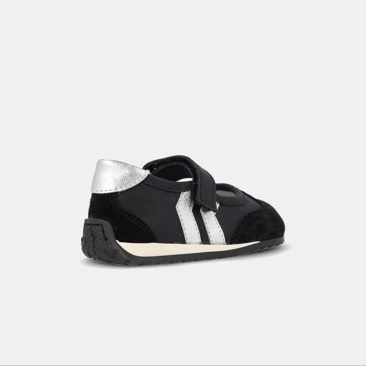 Deportivo barefoot Riga Negro - Blanditos