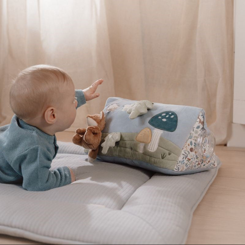 Cojín de actividades triangular Forest Friends - Little Dutch