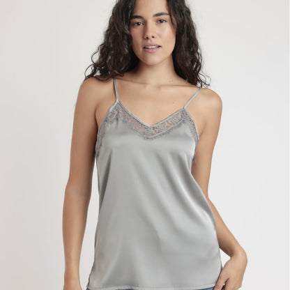 Camiseta perla tirante puntilla escote - Admas