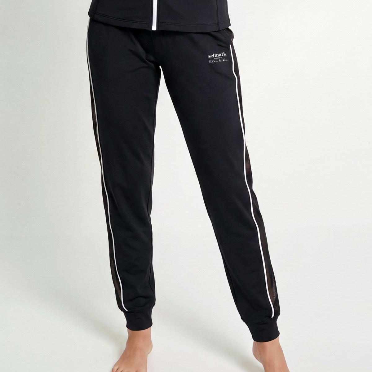 Pantalón Jogger Deportivo Negro by Pilar Rubio – Selmark
